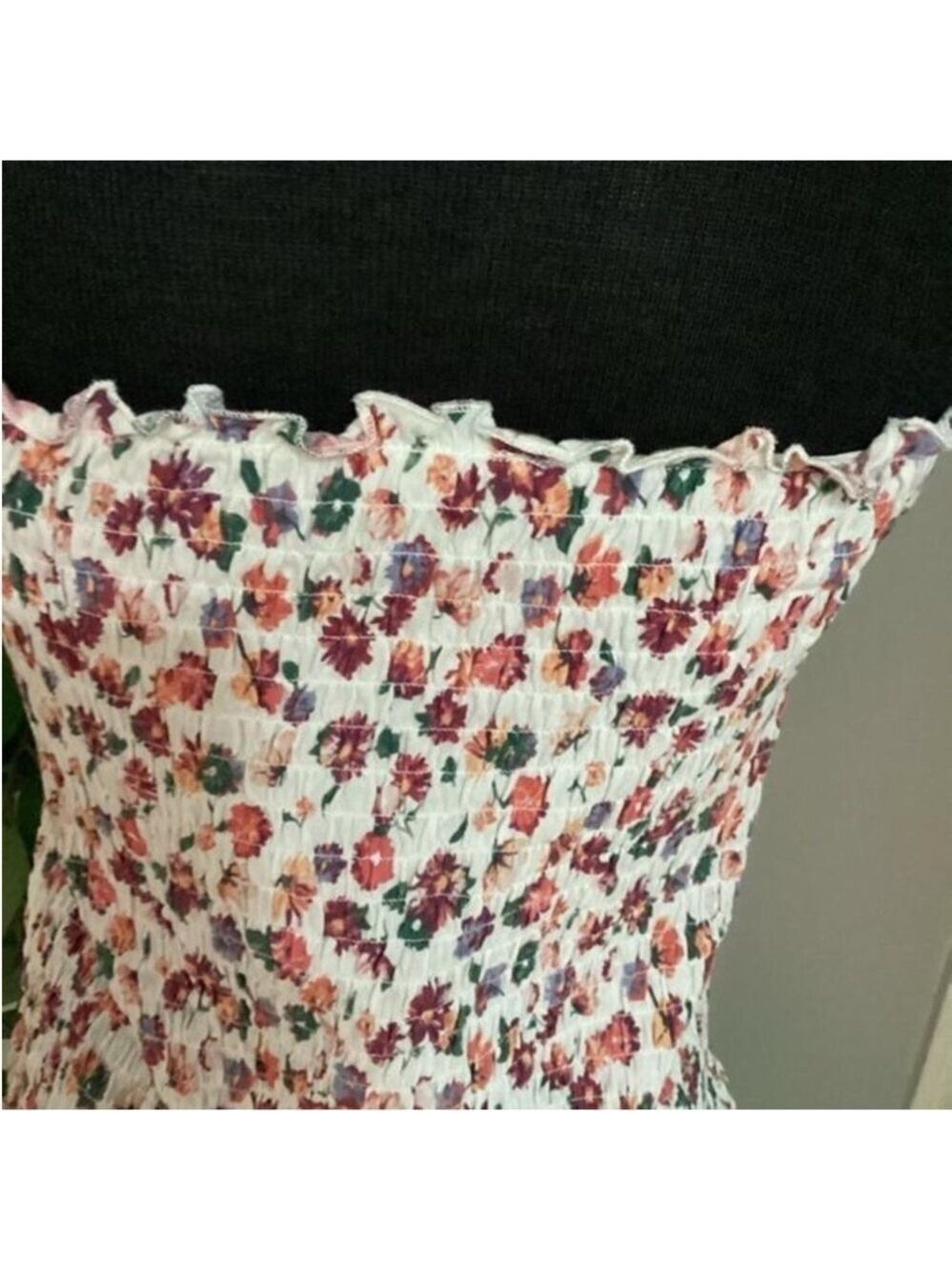 SO Smocked tube top Woman’s Juniors XXL multi colored floral pattern - Picture 7 of 13